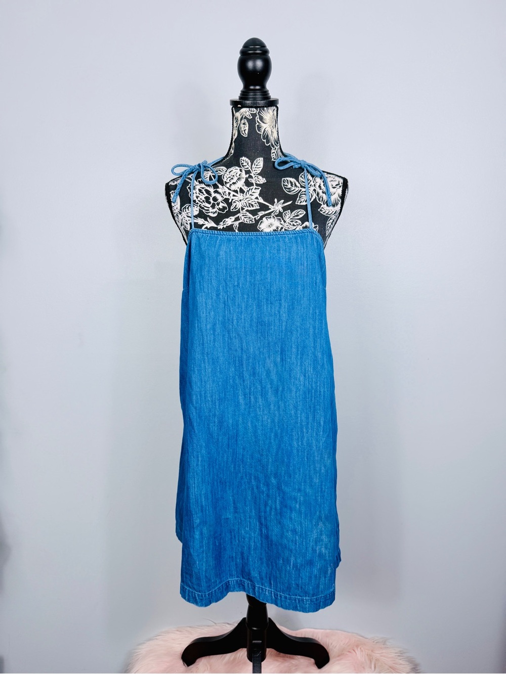 Old Navy blue denim chambray tie strap shift dress size large